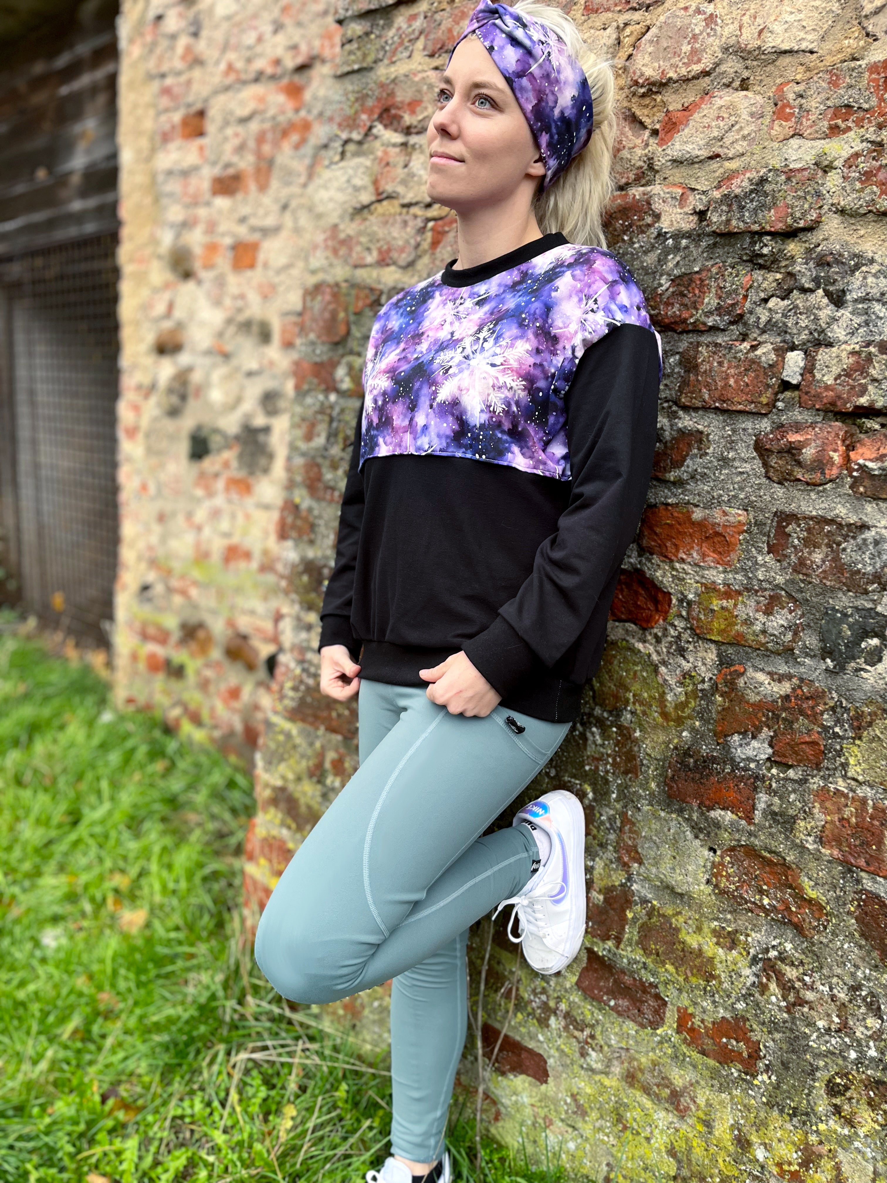 Violette Schneeflocken  Winterzeit Aktuelle Vorbestellung